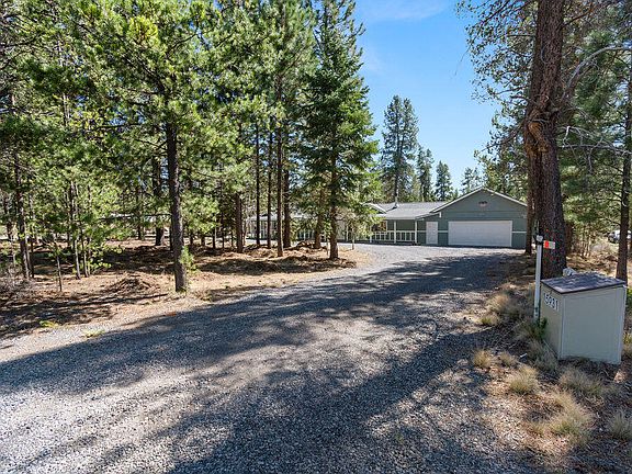 2nd image of 15931 Mount View Ln