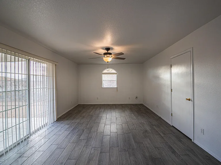 5728 Mackerel Ln — Photo 12