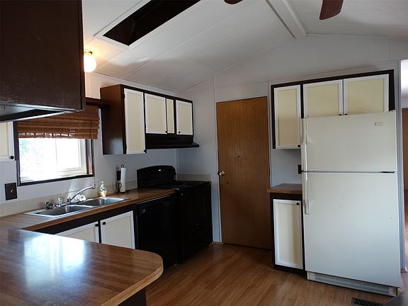 3rd image of 2307 Dixon Ave