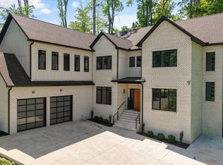 1135 Oak Chase Blvd, Lenoir City, TN 37772