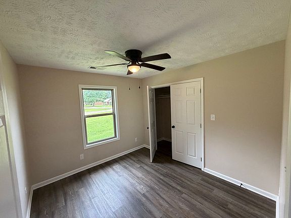 4th image of 100 Crestview Dr #C