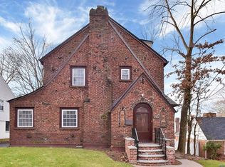 584 Cumberland Ave, Teaneck, NJ 07666