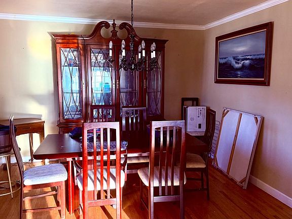 3rd image of 140 Jacqueline Ave