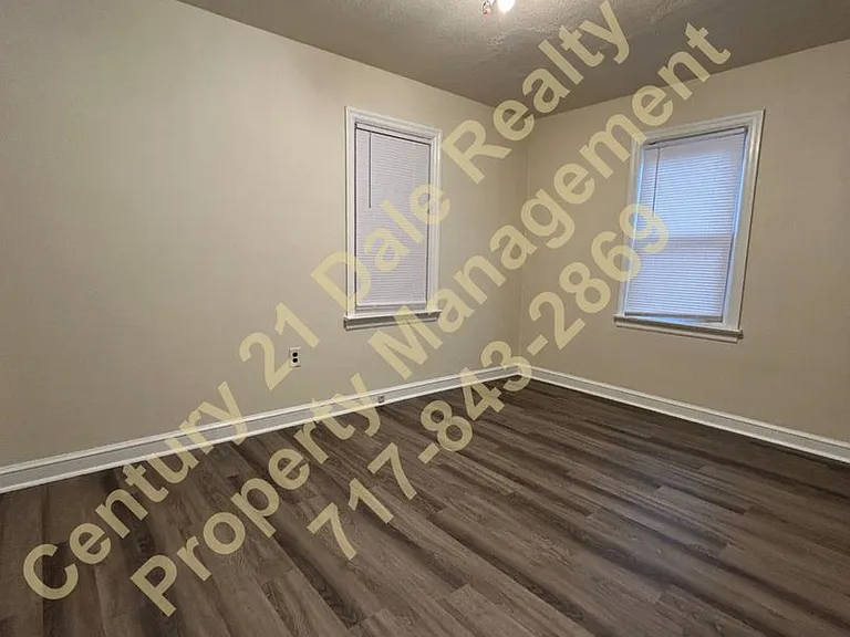 1627 Filbert St — Photo 12