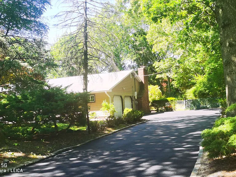 Circle Dr — Photo 6