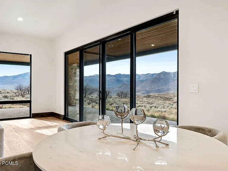 2005 Lookout Peak Cir — Photo 57