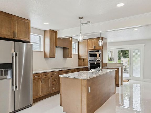 5th image of 2316 N GRIFFIN DRIVE
