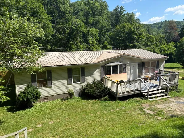 548 Cane Fork Ln, Saint Albans, WV 25177