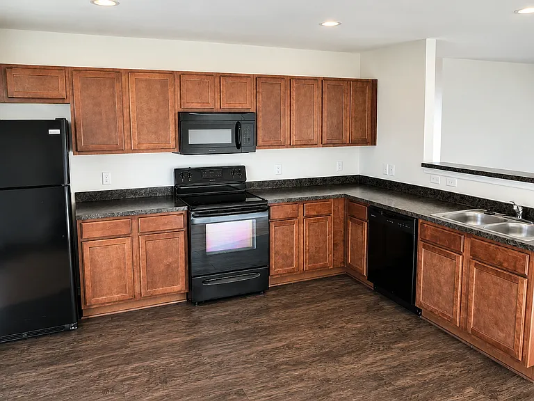 8 Milsbury Ln — Photo 3