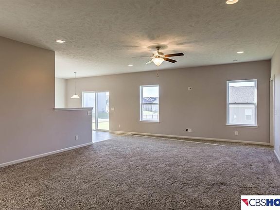 4th image of 20801 Grand Ave