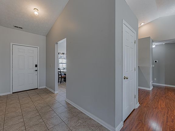 5th image of 7877 Alanton Park Dr