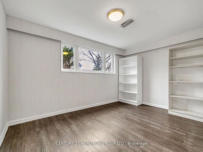 31 Larabee Cres #BASEMENT — Photo 8