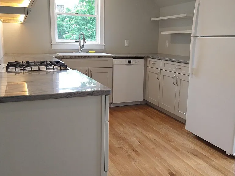 928 Virginia St SE #H — Photo 5