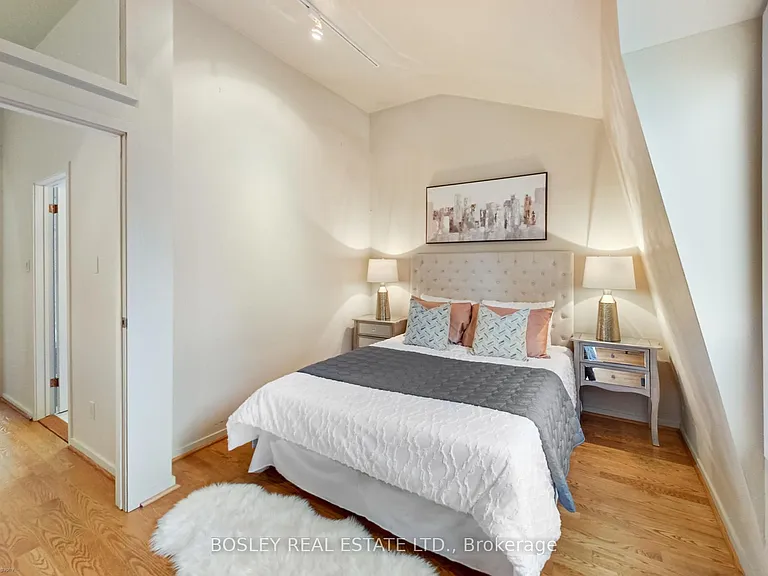 140 Helendale Ave — Photo 19