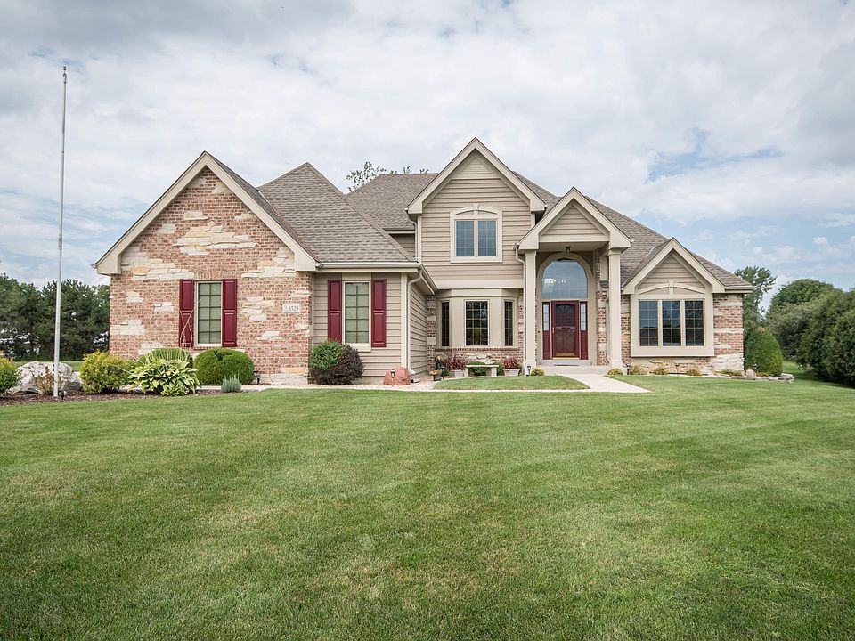 1st image of 8529 S Parkland Dr