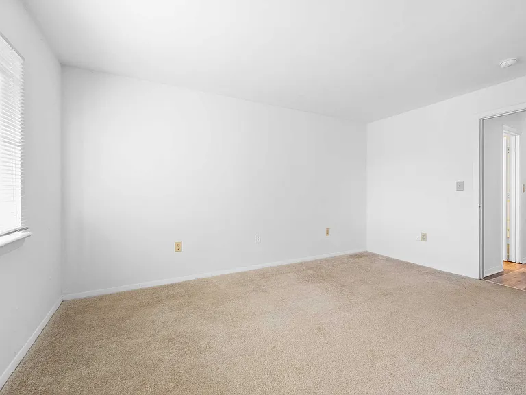 Foxridge Apartment Homes — Photo 206