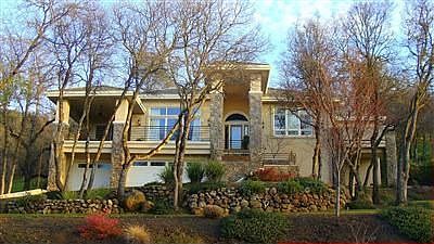 1st image of 2326 Clubhouse Dr