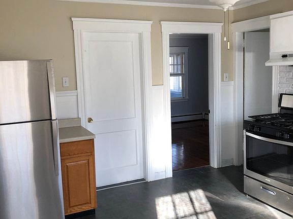 4th image of 17 Prince St #2