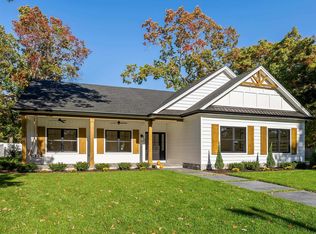 690 Blenheim Ave, Absecon, NJ 08201