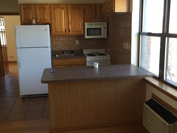 5th image of 182 Bedford Ave #Ii