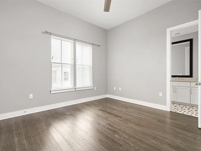 4810 Springdale Rd #19 — Photo 28