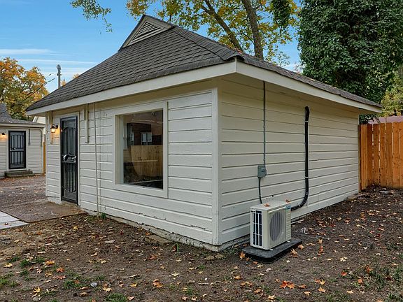 3rd image of 3352 Douglass Ave #3354