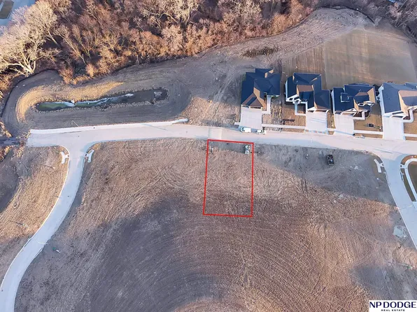 19822 V St, Omaha, NE 68135