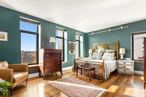 Sold by Compass | media 14