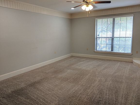 2nd image of 2705 Cummings Dr