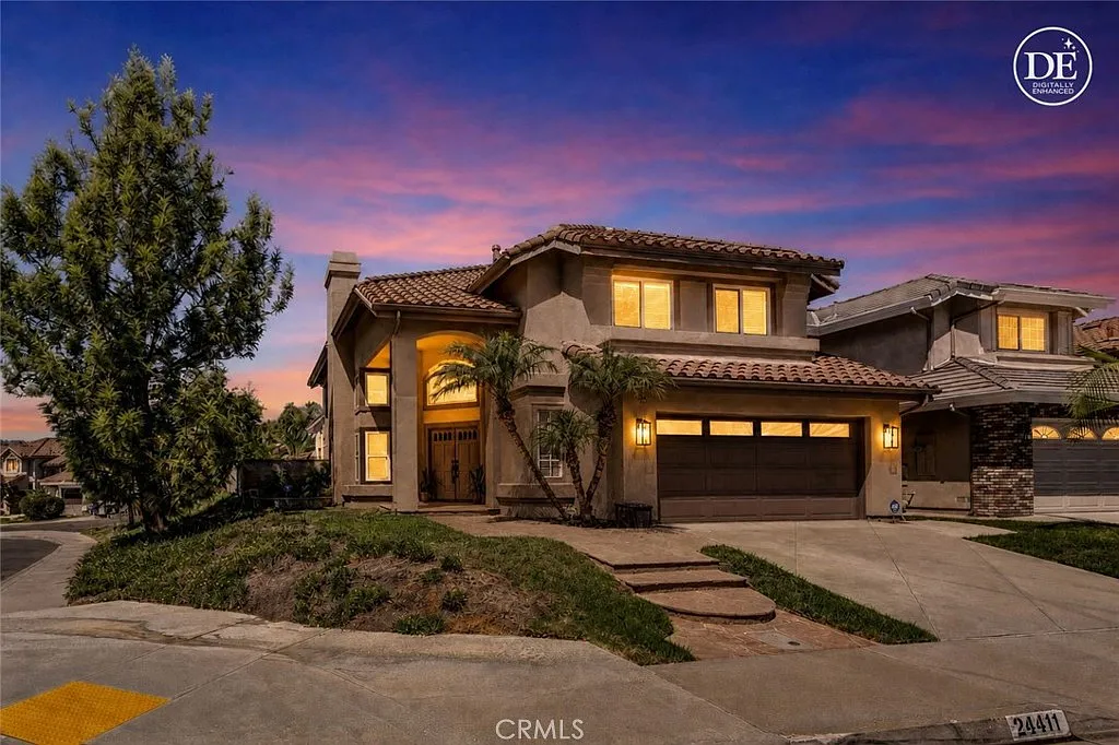 4 bed, 2.5 bath, 2503 sqft, $6,500 — Photo 2