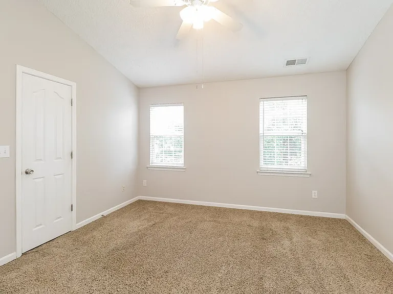 15239 Pangborn Pl — Photo 10