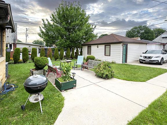 3rd image of 3130 S 35th STREET