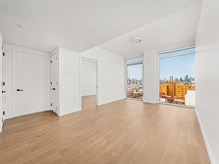 828 Metropolitan Ave #8L — Photo 1
