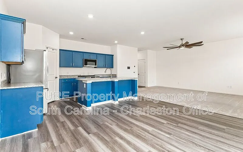 4 bed, 3.0 bath, 2289 sqft, $2,499 — Photo 4