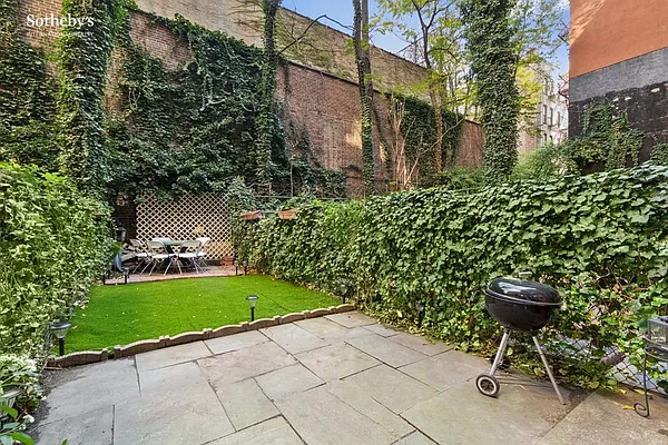Rented by Sotheby's International Realty | media 12