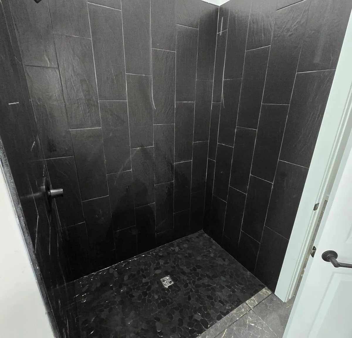 2 bed, 1000 sqft, $858 — Photo 2