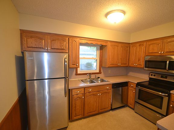 5th image of 5932 Ensign Ave N