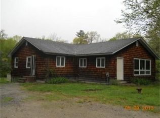39 Bayberry Hill Rd, Townsend, MA 01474