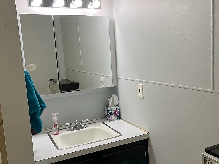 204 Louise Ave #5/6 — Photo 12