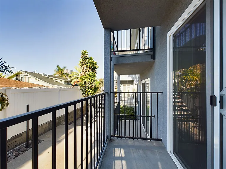 4018 Alabama Street - 2 Bedroom x 1bath - 1 month free with 14-month lease. — Photo 13