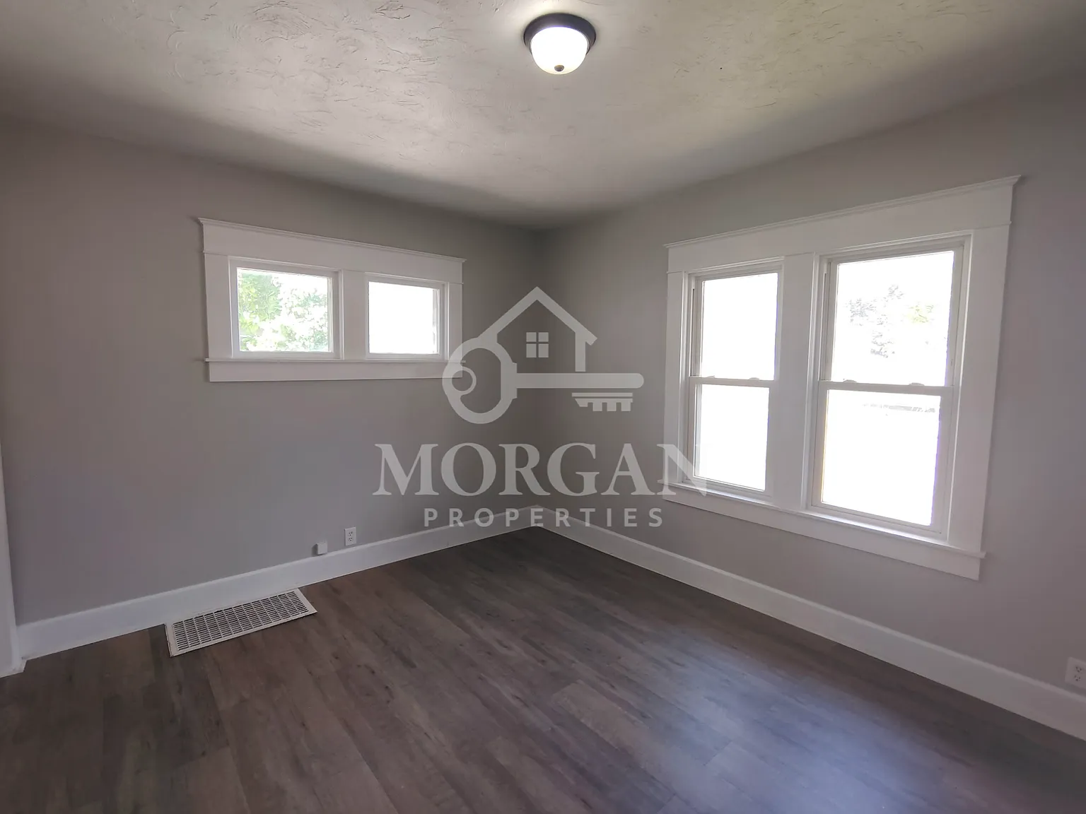 1327 Arrow Avenue - 1 — Photo 3
