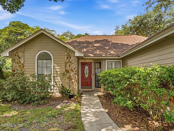 2nd image of 1586 CRABAPPLE COVE Court