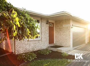 19526 Lake Shore Dr, Lynwood, IL 60411