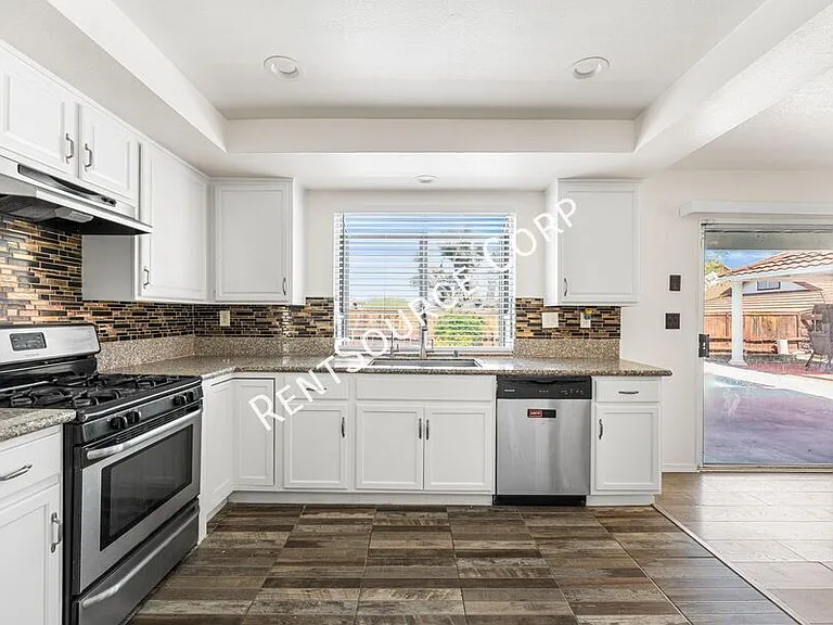2145 W Avenue P8 — Photo 11