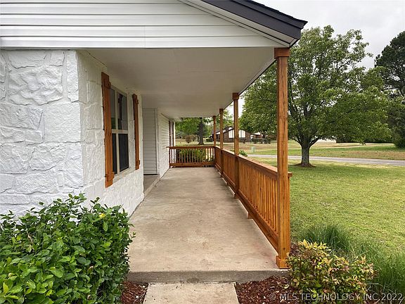2nd image of 9925 Rosewood Dr