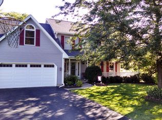 39W212 Chisholm Trl, Elgin, IL 60124