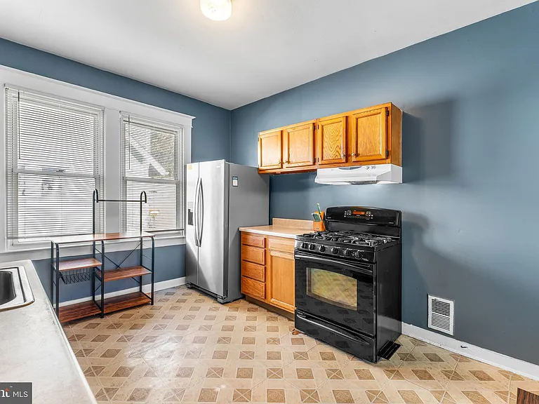 608 Tunbridge Rd — Photo 11