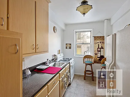 Sold by LoHo Realty | media 17