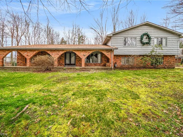 704 Echo Dr, Gates Mills, OH 44040
