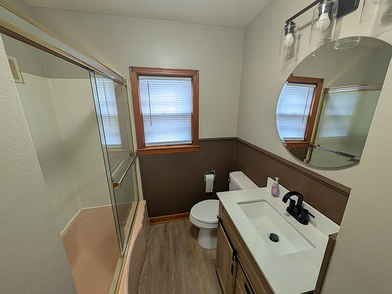 1410 Oak St — Photo 9